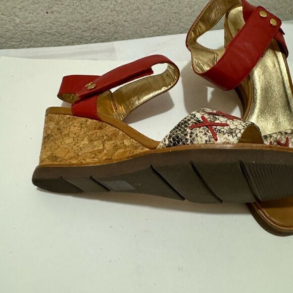 Marc Joseph Dyckman Strappy Red Leather Wedge Sandals - Picture 8 of 11